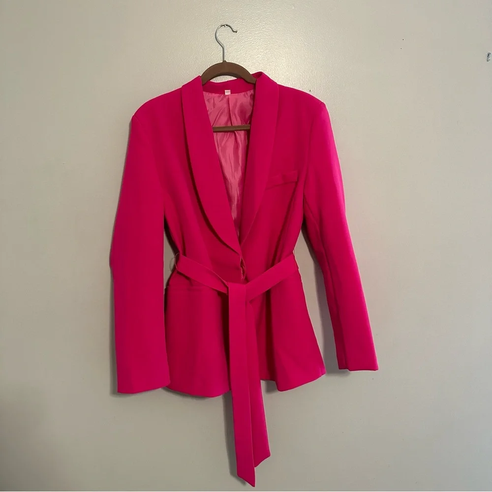 Pink Suit - Picture 3 of 11